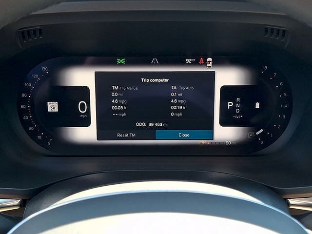2023 Volvo XC60 B5 Plus Dark Theme