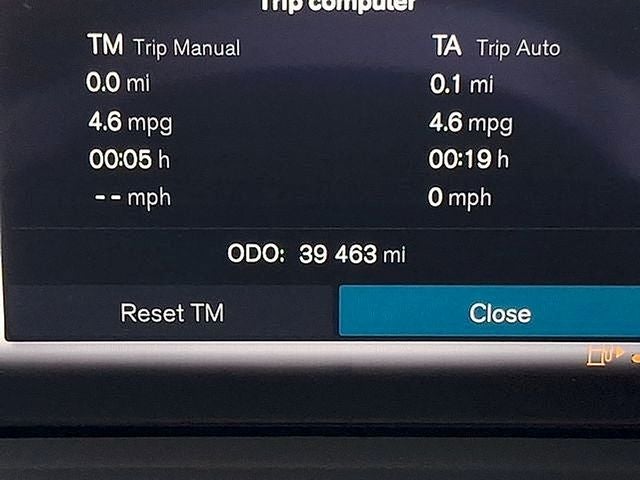 2023 Volvo XC60 B5 Plus Dark Theme