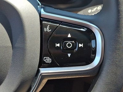 2023 Volvo XC60 B5 Plus Dark Theme