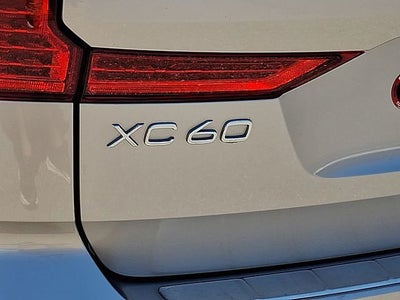 2023 Volvo XC60 B5 Plus Dark Theme
