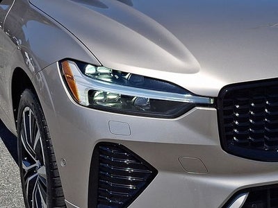 2023 Volvo XC60 B5 Plus Dark Theme